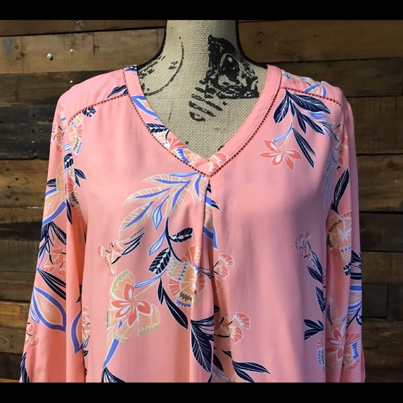 St. John’s Bay Top - Picture 2 of 6